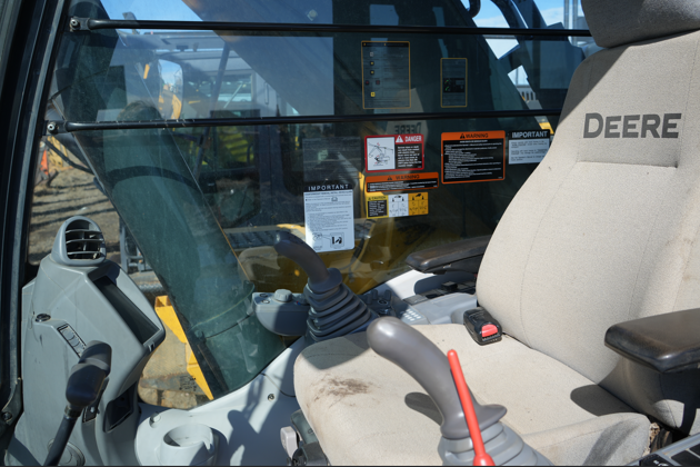 2017 John Deere 470 Excavator