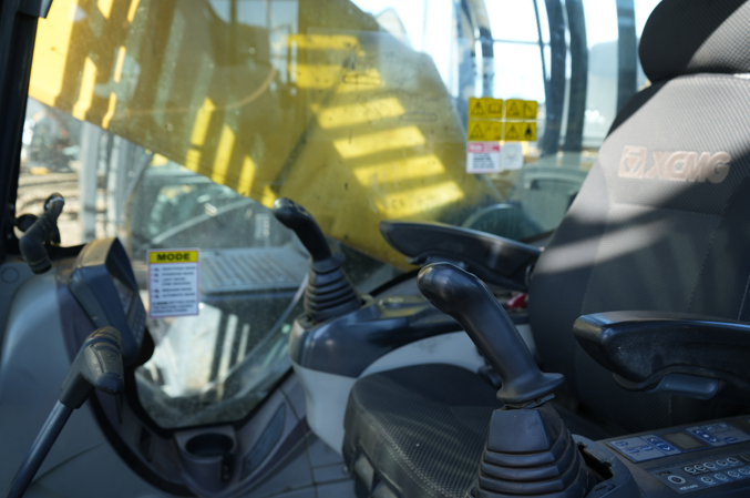 2017 470 XCMG Excavator Thumb 3D Topcon