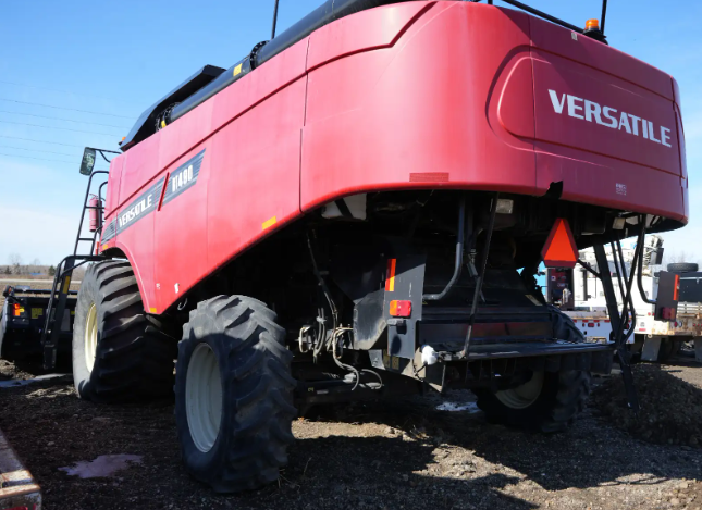 2014 Versatile Combine