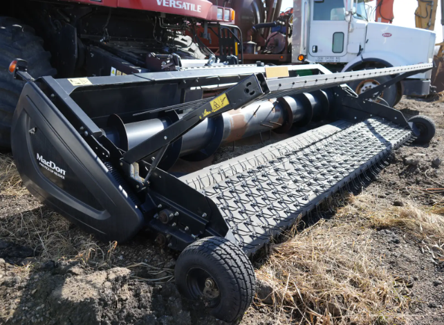 2014 Versatile Combine