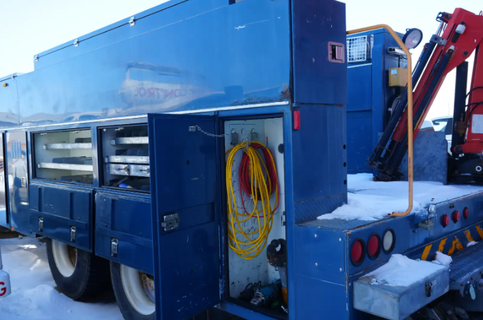 2010 7600 International Service Truck