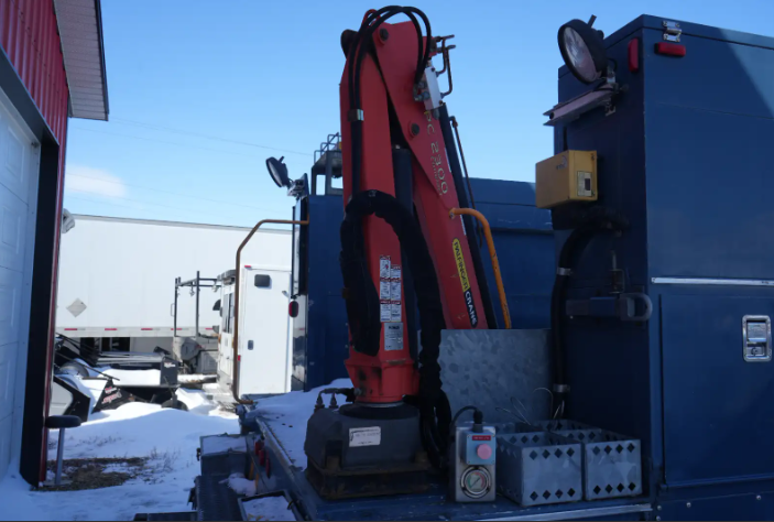 2010 7600 International Service Truck