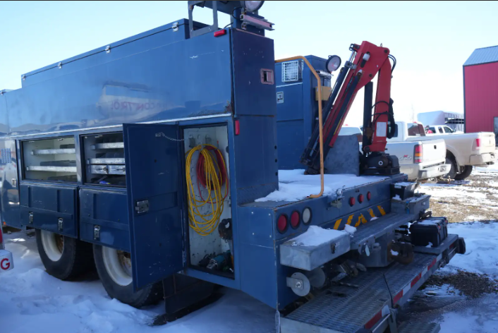 2010 7600 International Service Truck