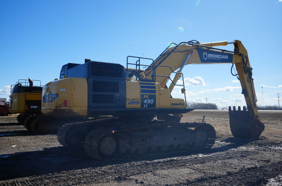 2017 Komatsu PC490LC