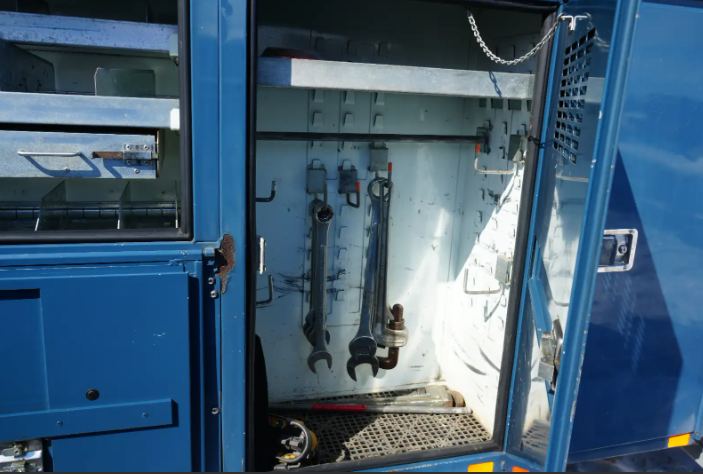2010 7600 International Service Truck