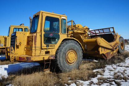 1991 Cat 621E scraper