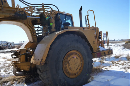 1991 Cat 621E scraper